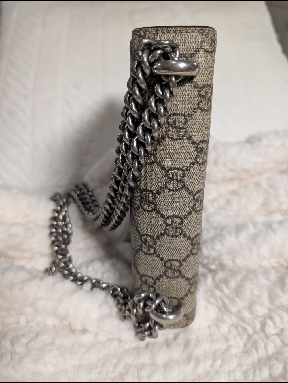 Gucci Small Dionysus GG Supreme Canvas Shoulder Bag in Beige/Red - Picture 12 of 17